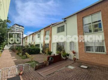 Casa · 84m² · 2 Quartos · Apartamento : Padrão / Residencial / Catete