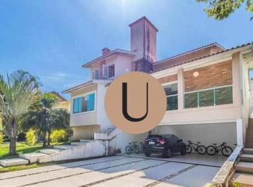 577dc5c2be22a900e26bad2acb0bbf277c84d20e · Linda casa com 4 dormitórios, em meio a natureza