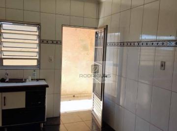 0451f62a57bbf5730cf334befcfc321f058b0a5c · Sobrado com 3 casas à venda, 264 m² por R$ 450.000 - Canhema - Diadema/SP
