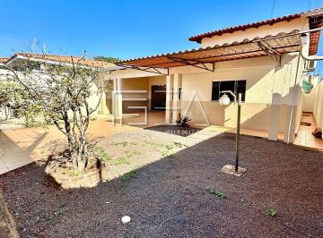 Casa · 214m² · 3 Quartos · 4 Vagas · EXCELENTE OPORTUNIDADE! CASA À VENDA - 03 QUARTOS SENDO 01 SUÍTE