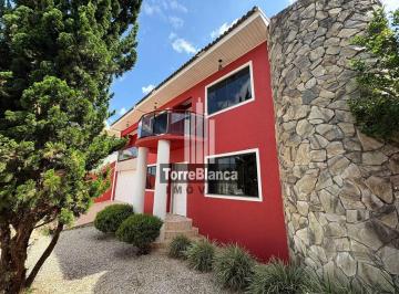 Casa · 330m² · 3 Quartos · 2 Vagas · Sobrado em Uvaranas, Ponta Grossa/PR de 330m² 3 quartos à venda por R$ 850.000,00