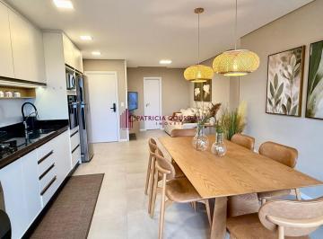 Living · Apartamento 2 suítes - Austin, Centro - Navegantes. Patricia Cousseau Imóveis