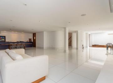 Casa de 4 quartos, São Paulo · Casa à venda em Alto de Pinheiros - 4 suítes e 5 vagas.