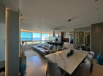Apartamento · 94m² · 2 Quartos · 2 Vagas · Apartamento de alto padrão finamente mobiliado com duas suítes e vistão para o M