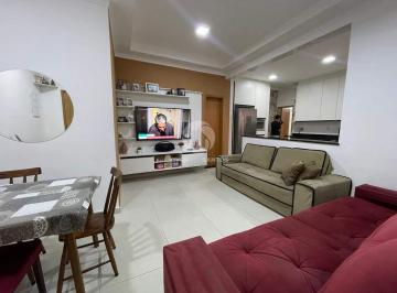 Casa · 117m² · 3 Quartos · 1 Vaga · Casa sobreposta baixa à venda, 3 suítes, em Santos/SP.