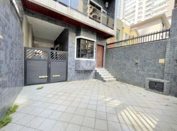 Casa · 266m² · 4 Quartos · 5 Vagas · sobrado no Gonzaga todo modernizado, entrar e morar