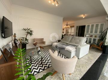 Apartamento · 140m² · 3 Quartos · 2 Vagas · Lindo apartamento com duas suítes e duas vagas no coração do Embaré