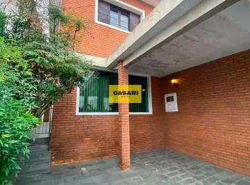 Casa · 147m² · 5 Quartos · 3 Vagas · Sobrado amplo 3 quartos, 147m², com quintal e churrasqueira – Santo André