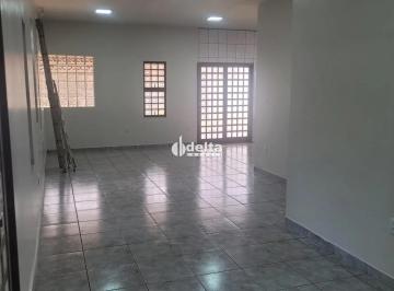 Casa · 360m² · 3 Quartos · 4 Vagas · Casa residencial com 3 quartos sendo 1 suíte, disponível para locação no bairro Santa Mônica em Uber
