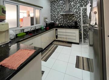 Casa · 240m² · 3 Quartos · 4 Vagas · Casa à venda de 240m² | 03 dormitórios, sendo suíes e 04 vagas de garagem | Condomínio Residencial V