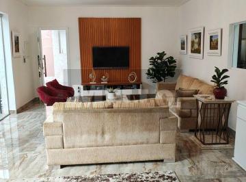 Casa · 178m² · 3 Quartos · 2 Vagas · SOBRADO EM RUA FECHADA
