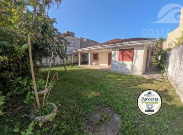 Casa · 110m² · 3 Quartos · Casa em Centro  -  Matinhos