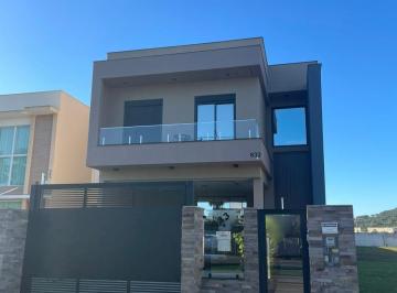 Casa · 308m² · 4 Quartos · 1 Vaga · Casa no bairro Beira Rio  -  Biguaçu