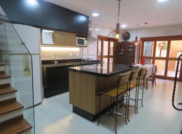 Casa · 247m² · 4 Quartos · 2 Vagas · Casa com Preço Oportuno na Vila Santa Cecília - VR!