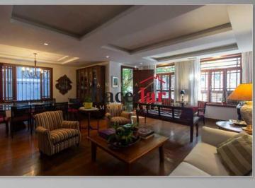 Casa · 320m² · 7 Quartos · 1 Vaga · Casa de Vila : Triplex / Residencial / Botafogo