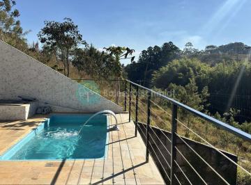 Casa · 1200m² · 2 Quartos · 4 Vagas · Casa Nova à Venda na Serra da Mantiqueira – Piscina e Vista