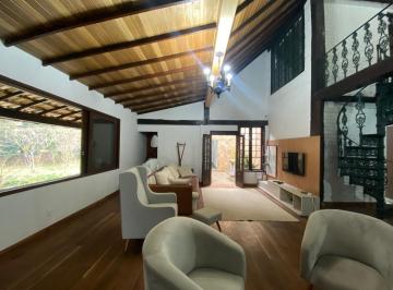 Casa · 257m² · 4 Quartos · 8 Vagas · Casa em Nogueira, Petrópolis/RJ