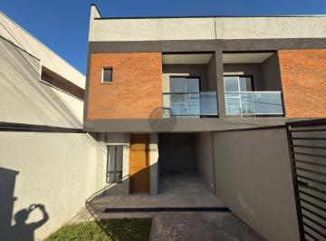 Casa · 140m² · 3 Quartos · 3 Vagas · Sobrado no Xaxim com amplo espaço de quintal nos fundos.