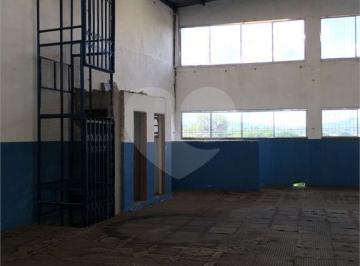 Comercial · 700m² · Galpão à venda em Km 18 - SP