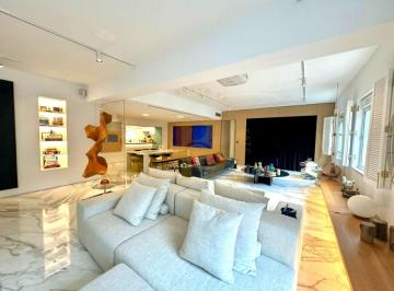 Apartamento · 215m² · 1 Quarto · 2 Vagas · Apartamento com 215 m², 1 quarto sendo 1 suíte à venda no bairro Jardim Paulistano.