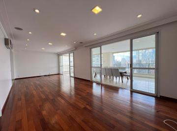 Apartamento · 205m² · 4 Quartos · 1 Vaga · Apartamento com 205 m², 4 quartos e 4 vagas de garagem à venda no bairro Brooklin.