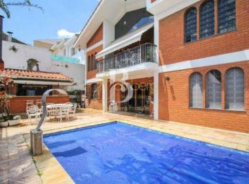 Casa · 380m² · 6 Quartos · 4 Vagas · Charmosa casa de vila no Brooklin.