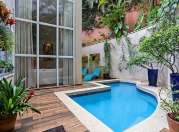 Casa · 472m² · 4 Quartos · 3 Vagas · Casa de condomínio com 472 m², 4 quartos sendo 4 suítes à venda no bairro Morumbi.
