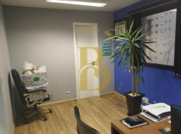 Comercial · 70m² · 2 Vagas · Conjunto Comercial em Chácara Santo Antônio
