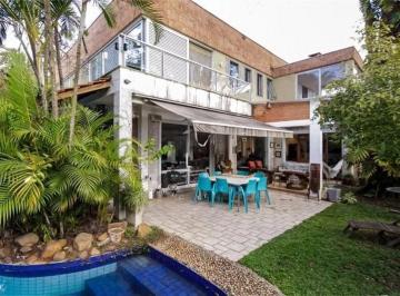 Casa · 520m² · 5 Quartos · 5 Vagas · Casa com piscina e espaço gourmet, localizada no Jardim do Estados.