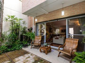 Casa · 380m² · 4 Quartos · 3 Vagas · Belíssima casa de condomínio no Alto da Boa Vista.
