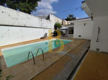 Casa · 188m² · 4 Quartos · 4 Vagas · Casa com 188 m², 4 quartos sendo 1 suíte à venda no bairro Boaçava.