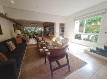 Casa · 366m² · 3 Quartos · 2 Vagas · Charmosa casa com jardim, localizada em área privilegiada no Jardim Petrópolis.