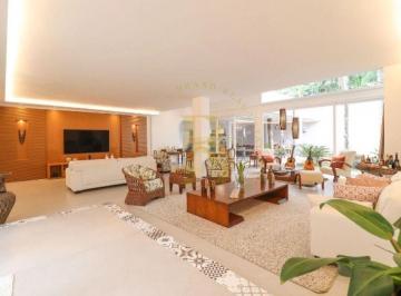 Casa · 416m² · 4 Quartos · 4 Vagas · Casa de alto padrão em localização privilegiada, cercada por muito verde e tranquilidade.