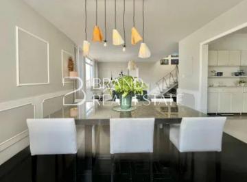 Apartamento · 275m² · 4 Quartos · 1 Vaga · Cobertura á venda de 275 m², com 4 quartos no bairro Jardim América.