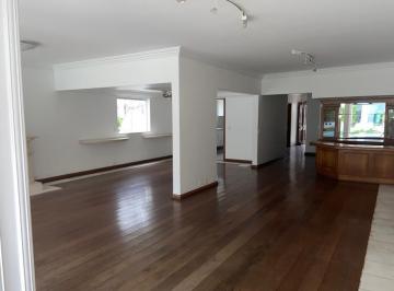 Casa · 440m² · 3 Quartos · 3 Vagas · Casa de vila com 440 m², à venda no bairro Jardim dos Estados.