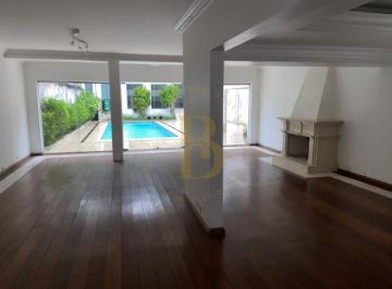 Casa · 440m² · 3 Quartos · 3 Vagas · Casa em rua fechada de 440 m², à venda no bairro Jardim dos Estados.