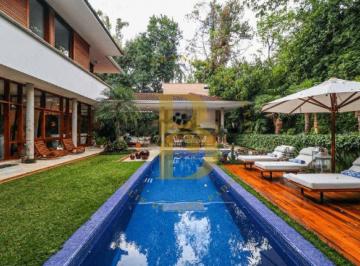 Casa · 658m² · 5 Quartos · 6 Vagas · Casa de condomínio com 680 m², 5 quartos sendo 5 suítes à venda no bairro Santo Amaro.