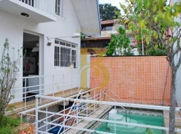 Casa · 510m² · 3 Quartos · 4 Vagas · Casa de vila com 510 m², 3 quartos sendo 2 suítes à venda no bairro Brooklin.