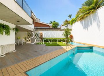 Casa · 550m² · 5 Quartos · 4 Vagas · Alto Padrão em um dos Endereços Mais Desejados de São Paulo.