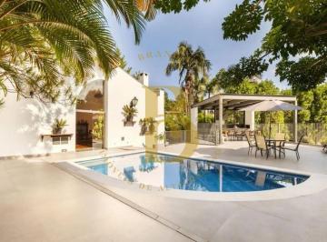 Casa · 370m² · 4 Quartos · 4 Vagas · Casa á venda de 370 m², com 4 quartos, piscina e 4 vagas no bairro Jardim Guedala.
