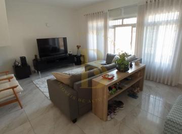 Casa · 206m² · 3 Quartos · 2 Vagas · Apartamento com 206 m², 3 quartos sendo 1 suíte à venda no bairro Bosque da Saúde.