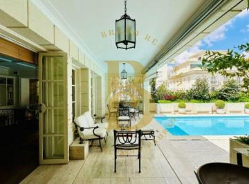Apartamento · 750m² · 4 Quartos · 4 Vagas · Cobertura á venda de 750m², com 4 quartos e 3 suítes, 4 vagas no Jardim América.