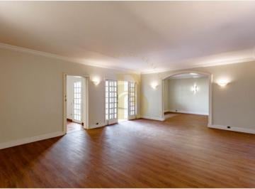 Casa · 387m² · 4 Quartos · 2 Vagas · Casa com 387 m², 4 quartos sendo 2 suítes à venda no Jardim Luzitania, ao lado do parque ibirapuera.