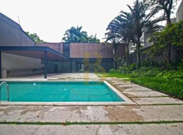 Casa · 900m² · 4 Quartos · 6 Vagas · Casa com 900 m², 4 quartos sendo 4 suítes à venda no bairro Jardim Europa.