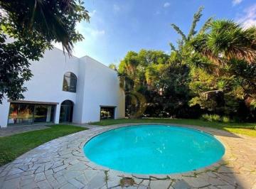 Casa · 1710m² · 5 Quartos · 10 Vagas · Casa á venda de alto padrão no Jardim América, 1710m², 5 suítes, 7 banheiros, 10 vagas.