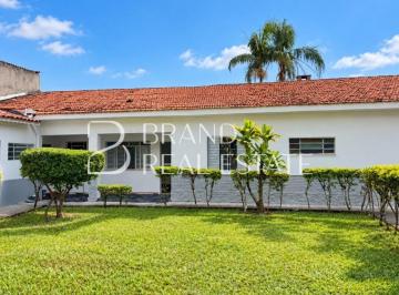 Casa · 252m² · 3 Quartos · 10 Vagas · Casa reformada à venda ou locação de 252m², em terreno de 1000m² no bairro Alvinópolis - Atibaia