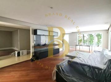 Casa · 445m² · 4 Quartos · 4 Vagas · Casa reformada em condomínio cobiçado no Brooklin.