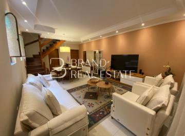 Casa · 219m² · 4 Quartos · 4 Vagas · Casa com 219 m², 4 quartos sendo 1 suíte à venda no bairro Lapa.