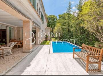 Casa · 830m² · 5 Quartos · 8 Vagas · Casa de condomínio com 830 m², 5 quartos sendo 5 suítes à venda no bairro Vila Morumbi.