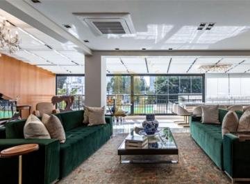 Apartamento · 350m² · 3 Quartos · 3 Vagas · Apartamento com 350 m², 3 quartos sendo 3 suítes à venda no bairro Moema.